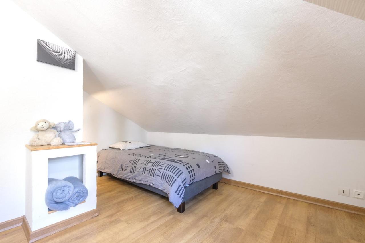 Beau Duplex 54m2, Calme, 2 chambres, NETFLIX et WIFI, TV 140cms, parking, HYPERCENTRE a 400m, arrivee tardive possible avec boite a cles Albertville Extérieur photo