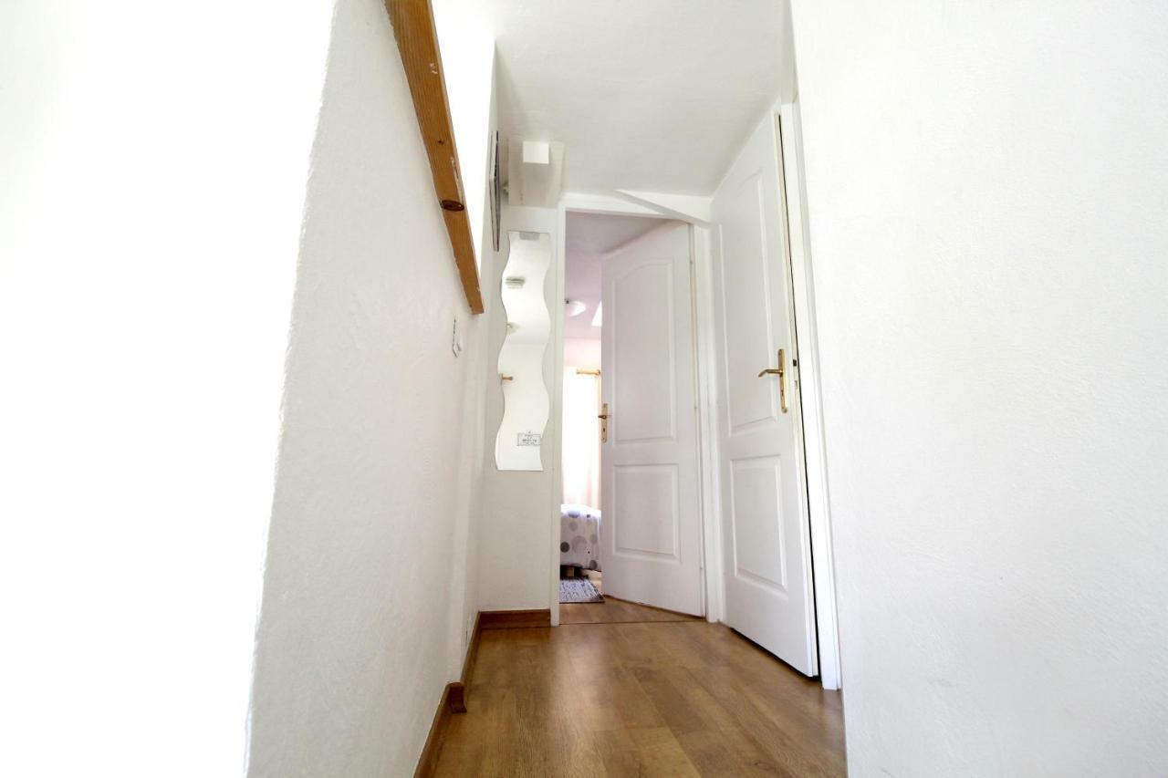 Beau Duplex 54m2, Calme, 2 chambres, NETFLIX et WIFI, TV 140cms, parking, HYPERCENTRE a 400m, arrivee tardive possible avec boite a cles Albertville Extérieur photo
